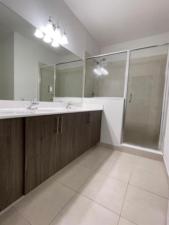 For Rent: $2,700 (3 beds, 2 baths, 1428 Square Feet)