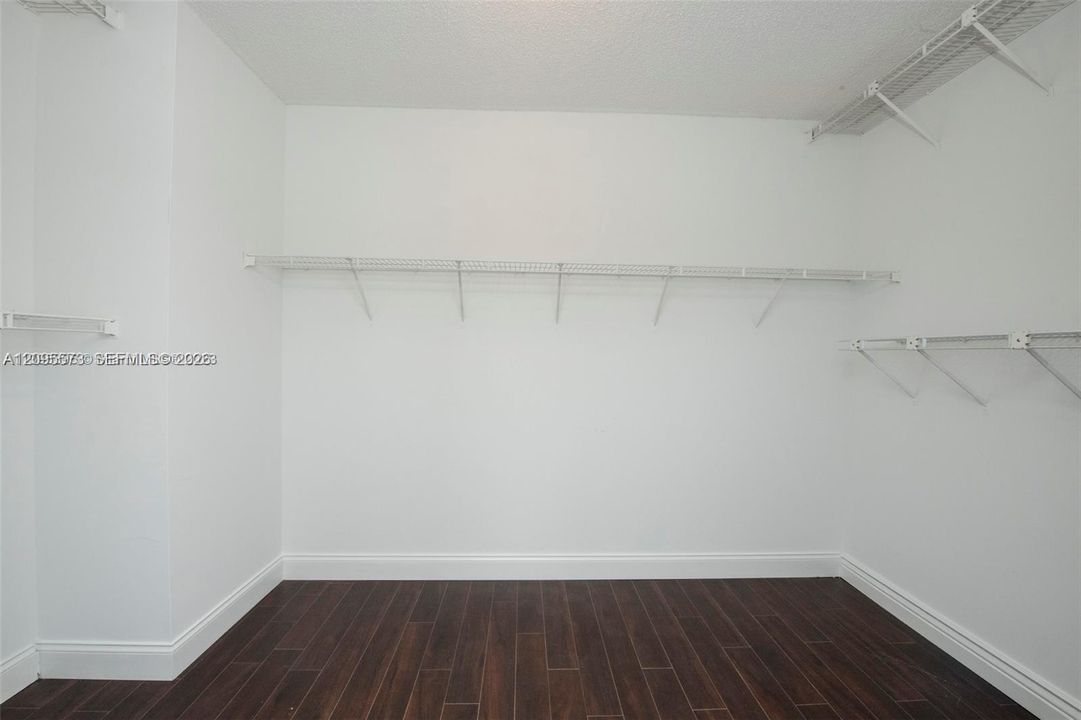 En Renta: $5,000 (4 camas, 3 baños, 2608 Pies cuadrados)