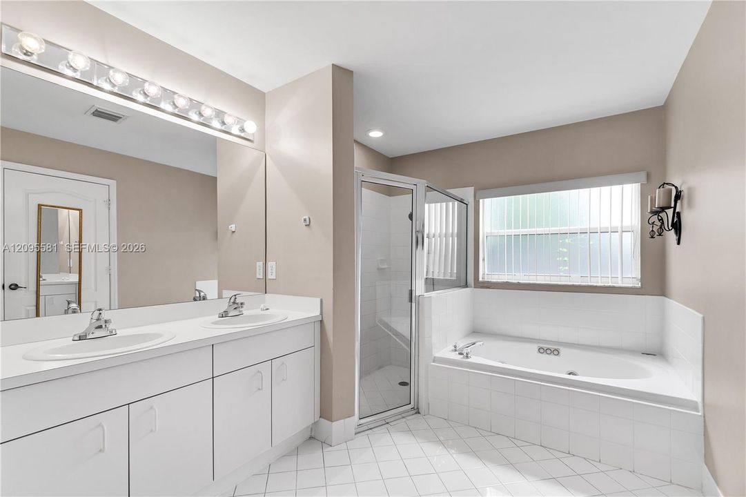 For Rent: $3,900 (3 beds, 2 baths, 1521 Square Feet)