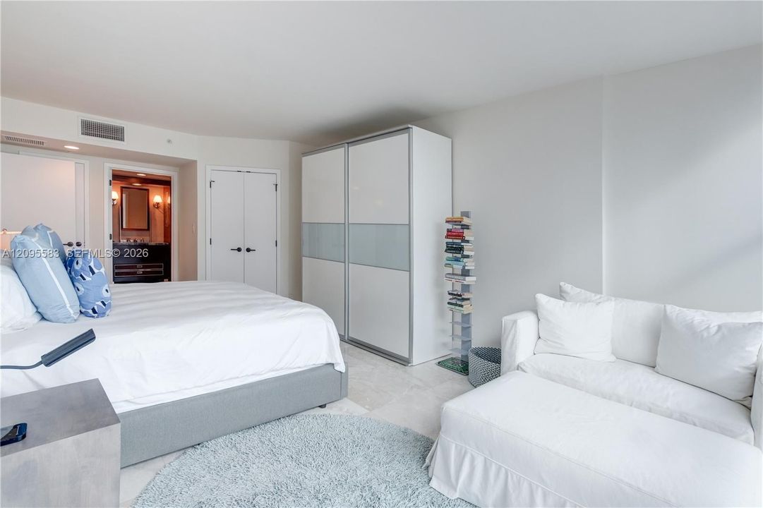 For Rent: $12,500 (2 beds, 2 baths, 1200 Square Feet)