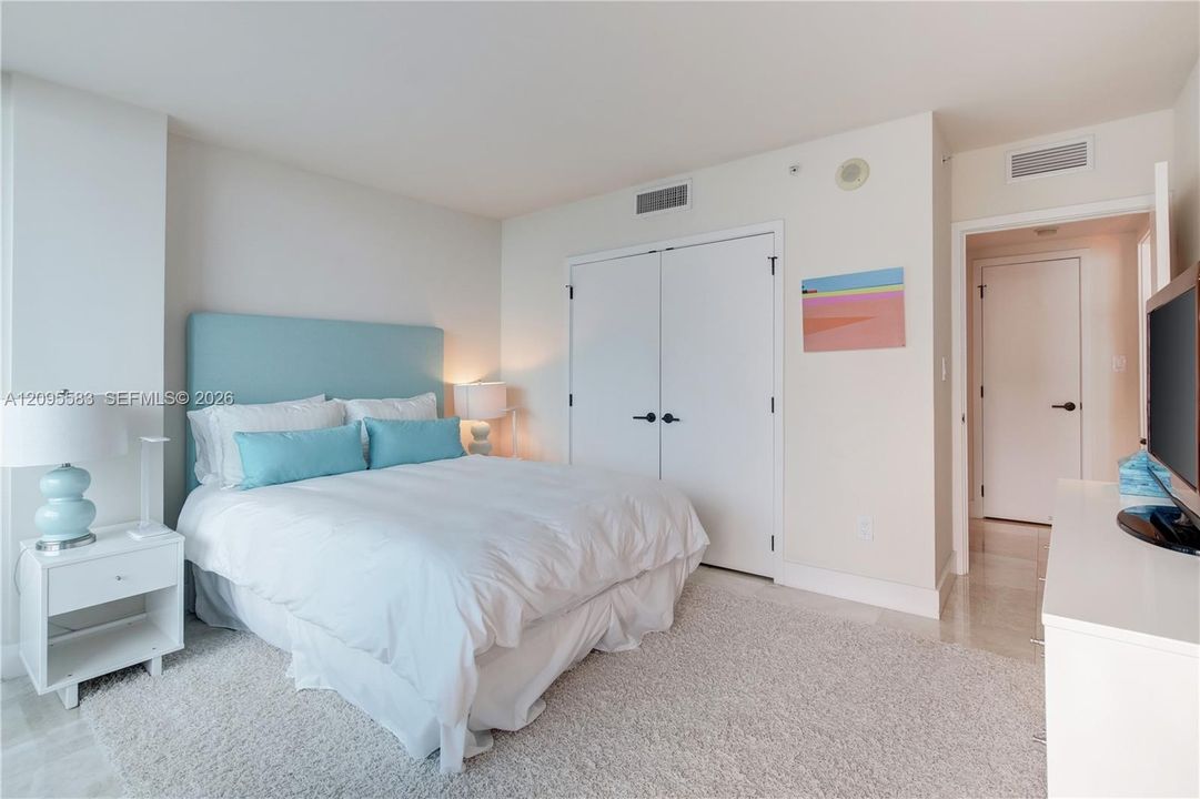 For Rent: $12,500 (2 beds, 2 baths, 1200 Square Feet)