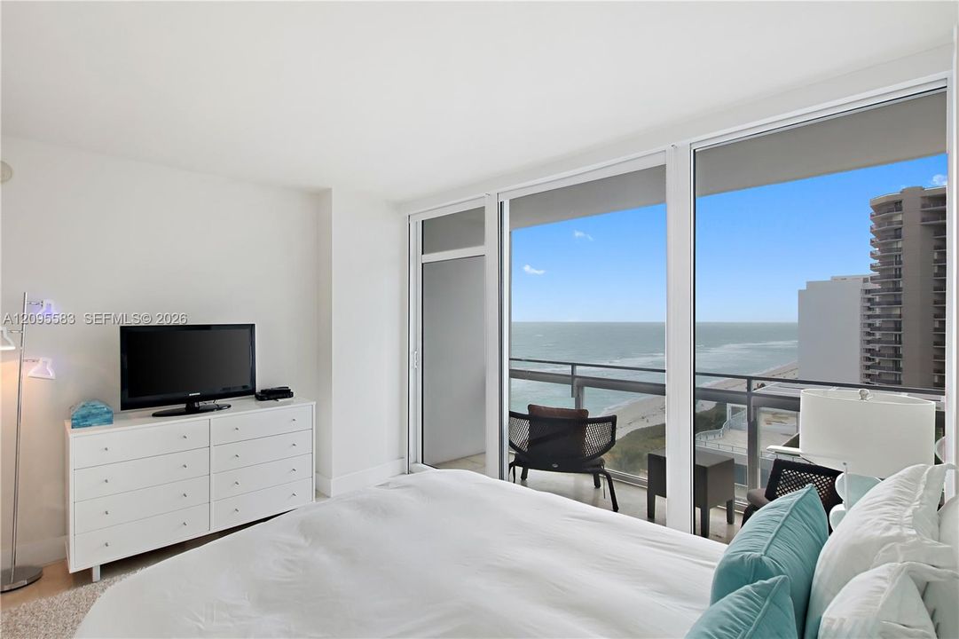 For Rent: $12,500 (2 beds, 2 baths, 1200 Square Feet)