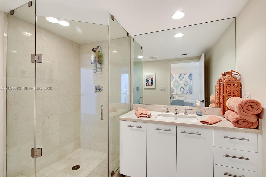 For Rent: $12,500 (2 beds, 2 baths, 1200 Square Feet)