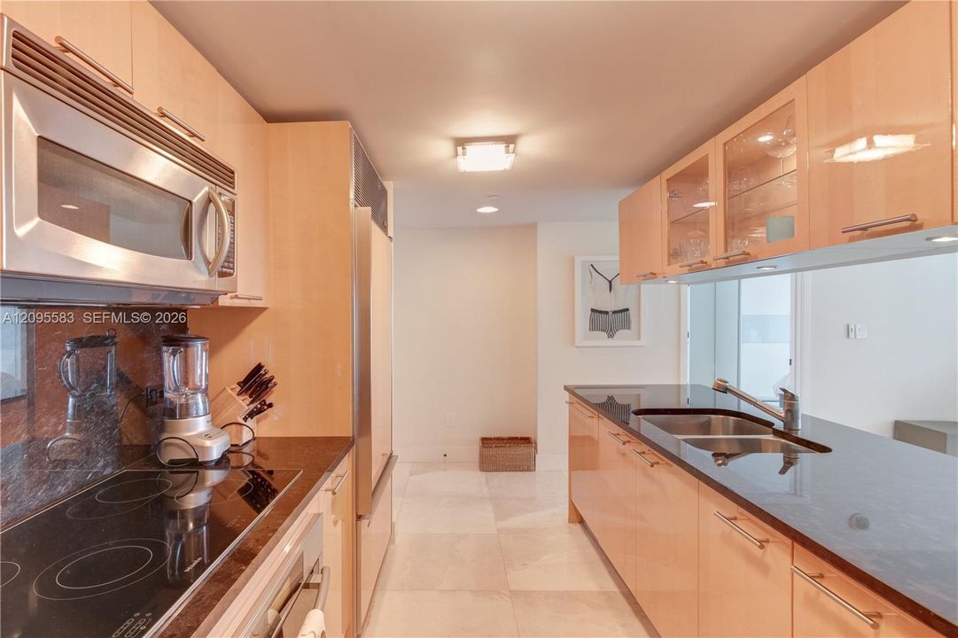 For Rent: $12,500 (2 beds, 2 baths, 1200 Square Feet)