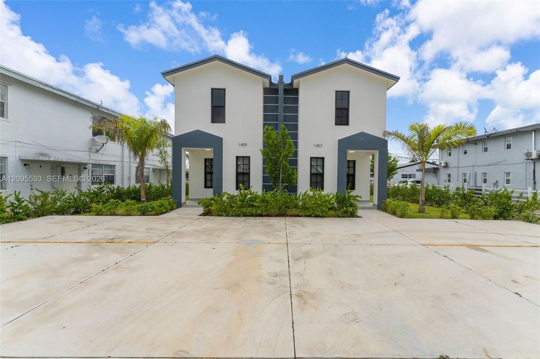 For Sale: $749,000 (0 beds, 0 baths, 2582 Square Feet)
