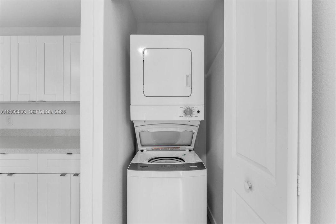 For Sale: $749,000 (0 beds, 0 baths, 2582 Square Feet)