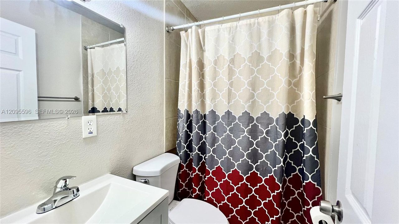 For Rent: $1,450 (2 beds, 1 baths, 1200 Square Feet)