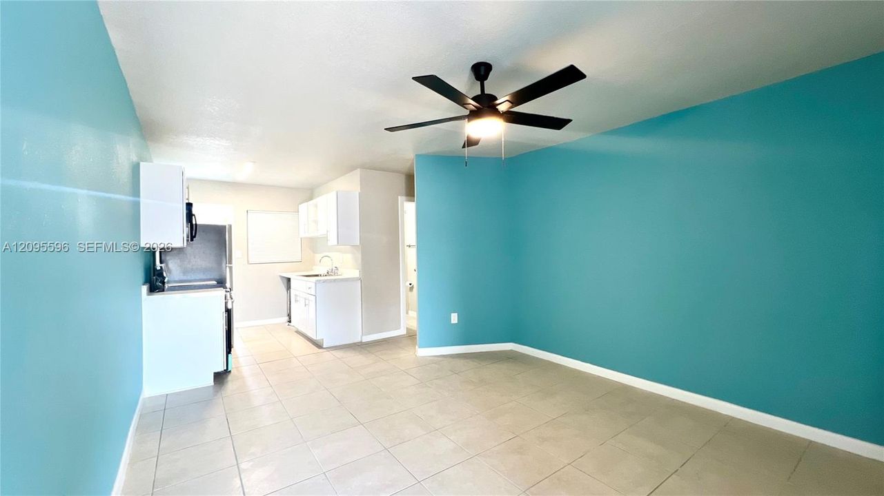 For Rent: $1,450 (2 beds, 1 baths, 1200 Square Feet)