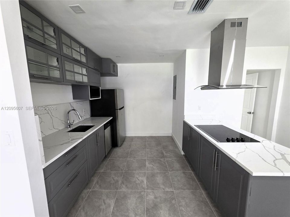 En Renta: $4,100 (4 camas, 2 baños, 1634 Pies cuadrados)