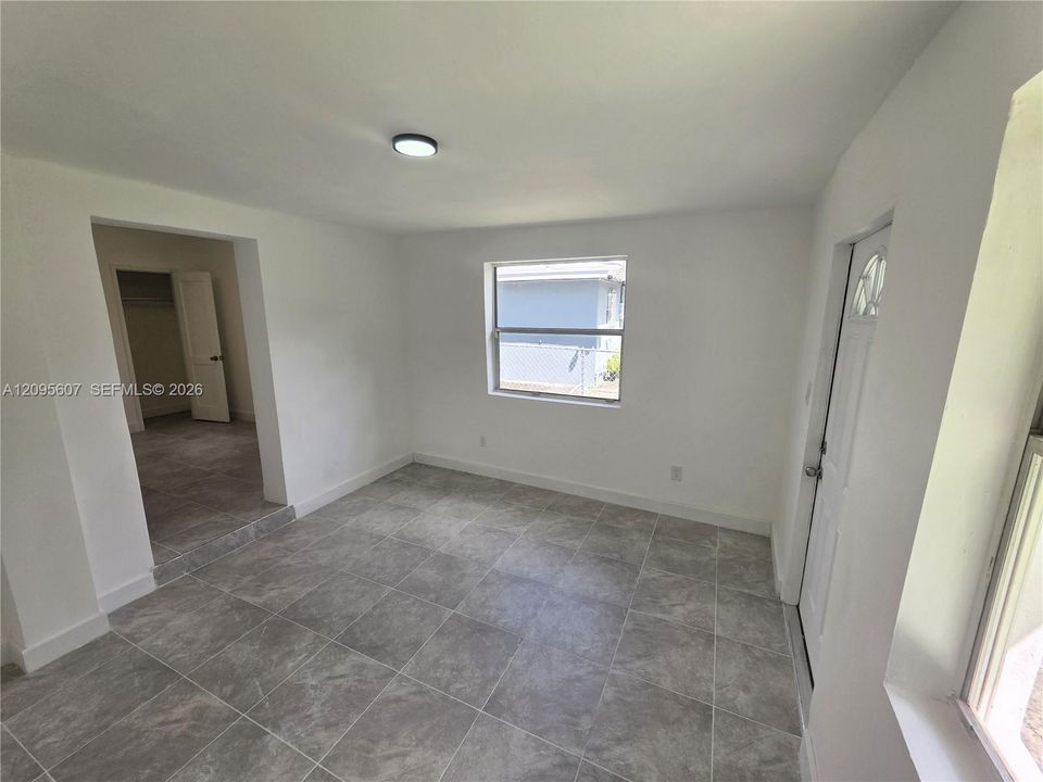 En Renta: $4,100 (4 camas, 2 baños, 1634 Pies cuadrados)
