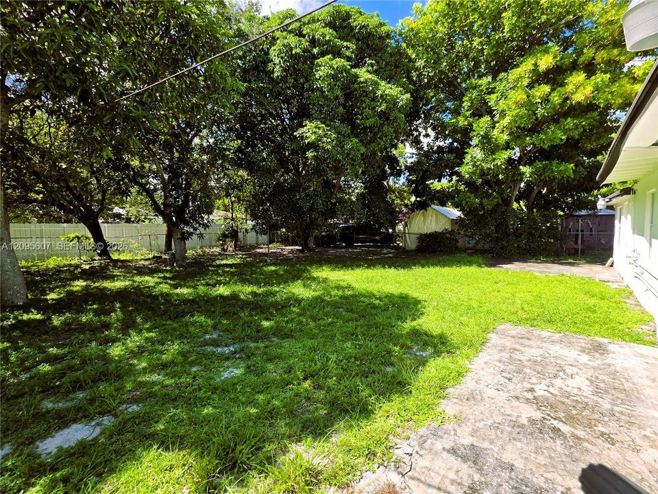 En Renta: $4,100 (4 camas, 2 baños, 1634 Pies cuadrados)