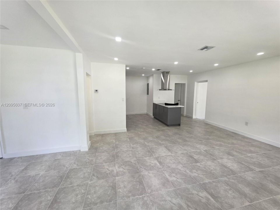 En Renta: $4,100 (4 camas, 2 baños, 1634 Pies cuadrados)