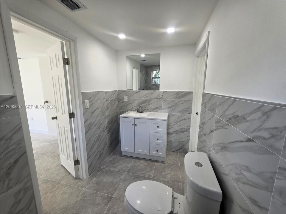 En Renta: $4,100 (4 camas, 2 baños, 1634 Pies cuadrados)