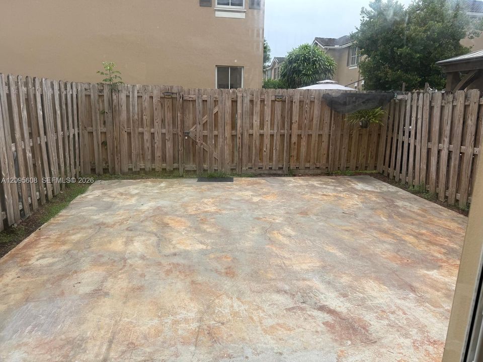 For Rent: $3,050 (3 beds, 2 baths, 1368 Square Feet)