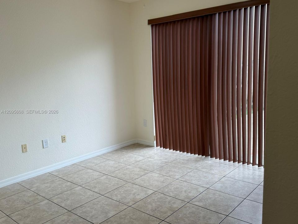 For Rent: $3,050 (3 beds, 2 baths, 1368 Square Feet)