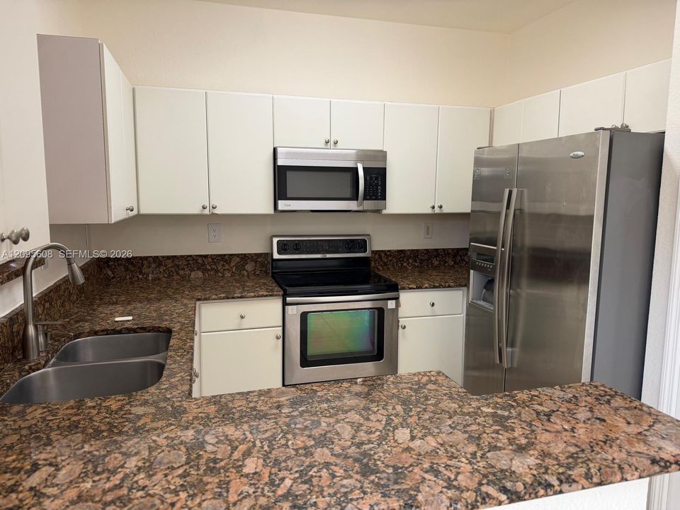 For Rent: $3,050 (3 beds, 2 baths, 1368 Square Feet)