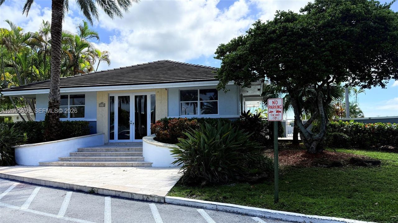 For Sale: $250,000 (2 beds, 2 baths, 1113 Square Feet)