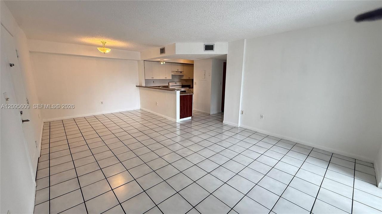For Sale: $250,000 (2 beds, 2 baths, 1113 Square Feet)
