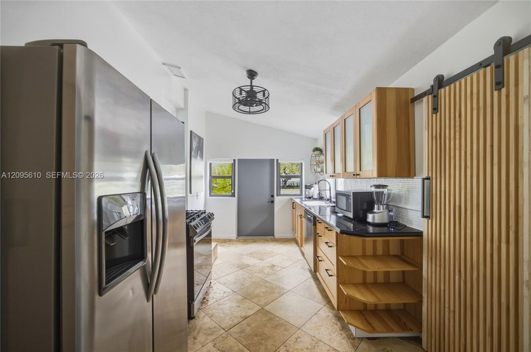 На продажу: $1,500,000 (3 спален, 3 ванн, 1460 Квадратных фут)