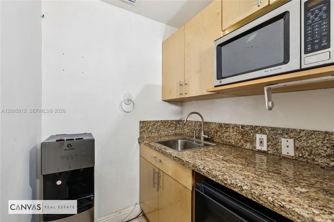 В аренду: $12,000 (0 спален, 0 ванн, 0 Квадратных фут)
