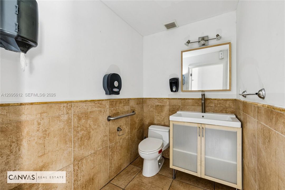 В аренду: $12,000 (0 спален, 0 ванн, 0 Квадратных фут)
