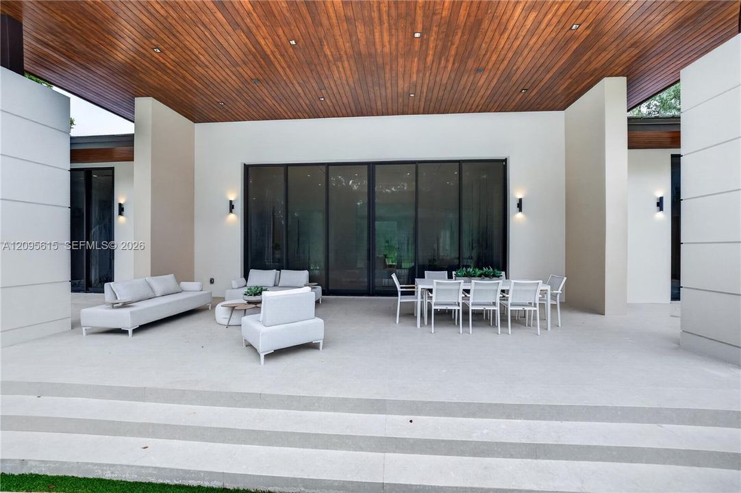На продажу: $5,399,000 (6 спален, 7 ванн, 5687 Квадратных фут)