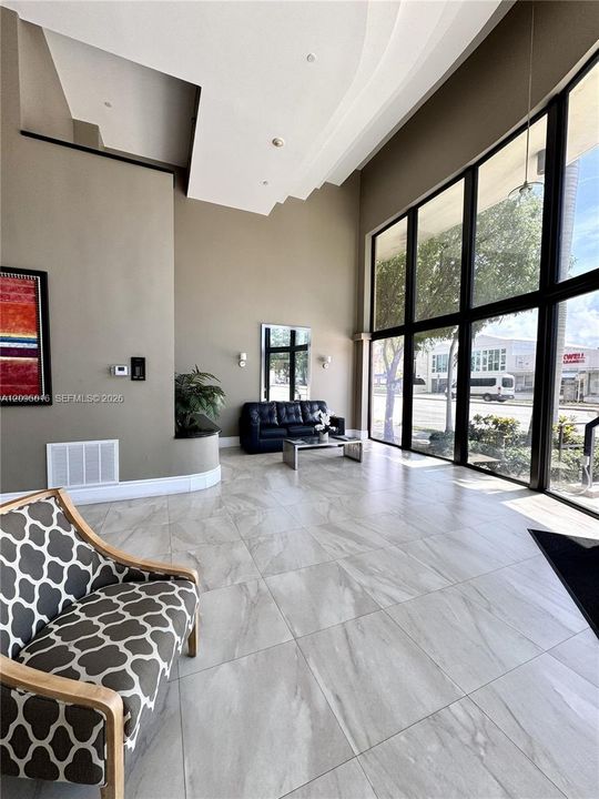 For Sale: $365,000 (2 beds, 2 baths, 1040 Square Feet)