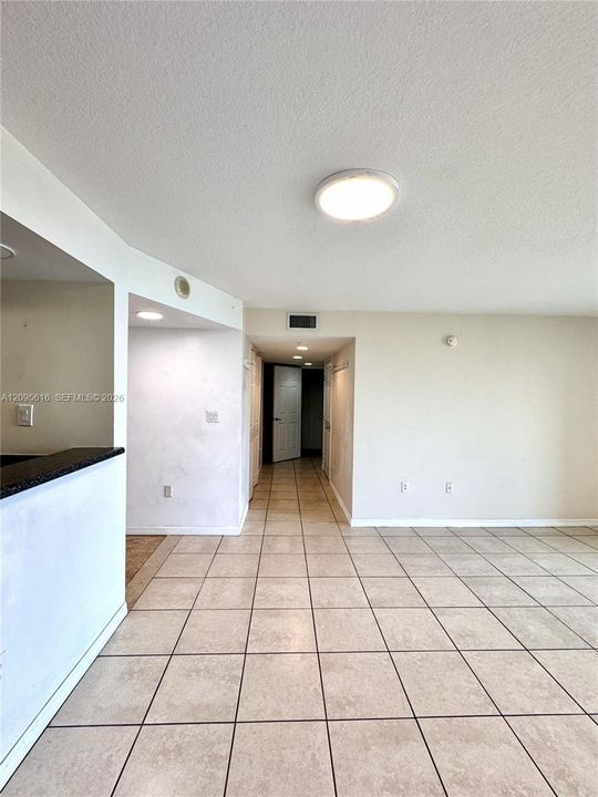 For Sale: $365,000 (2 beds, 2 baths, 1040 Square Feet)