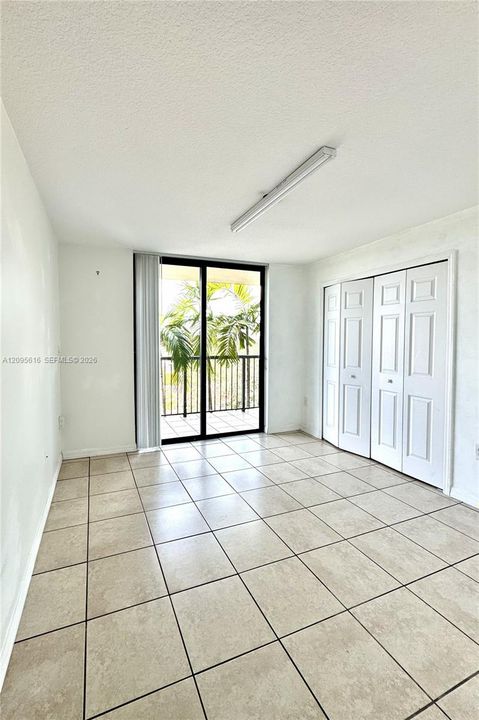 For Sale: $365,000 (2 beds, 2 baths, 1040 Square Feet)