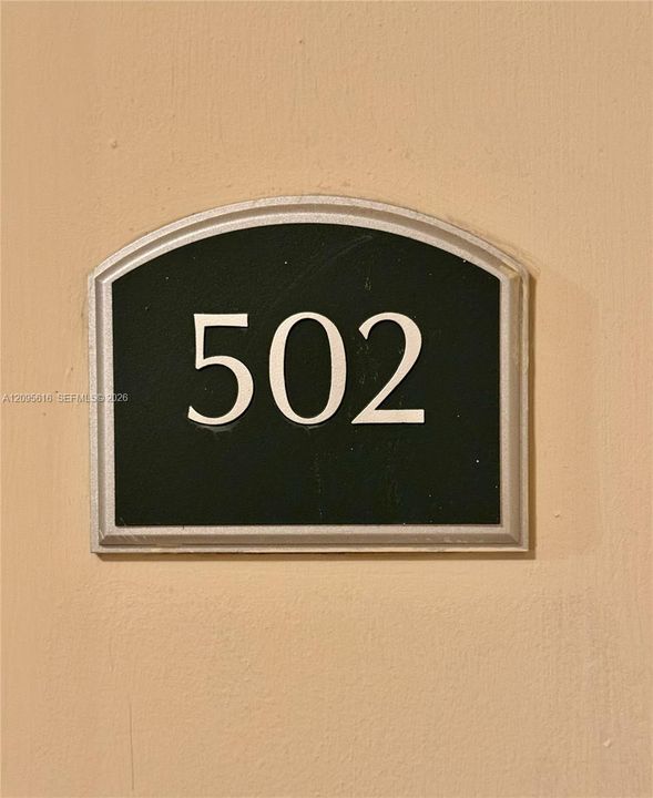 For Sale: $365,000 (2 beds, 2 baths, 1040 Square Feet)
