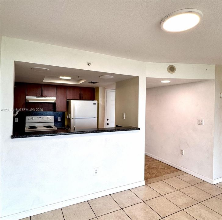 For Sale: $365,000 (2 beds, 2 baths, 1040 Square Feet)