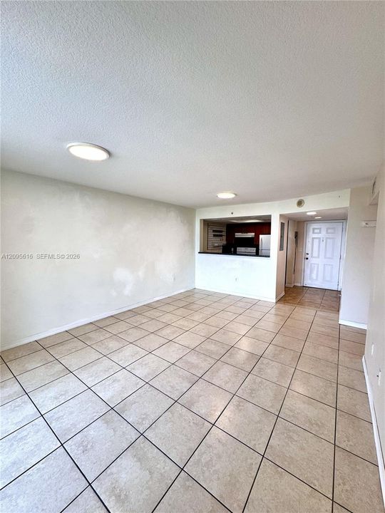 For Sale: $365,000 (2 beds, 2 baths, 1040 Square Feet)