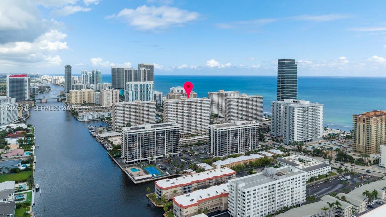 For Sale: $389,000 (2 beds, 2 baths, 1240 Square Feet)
