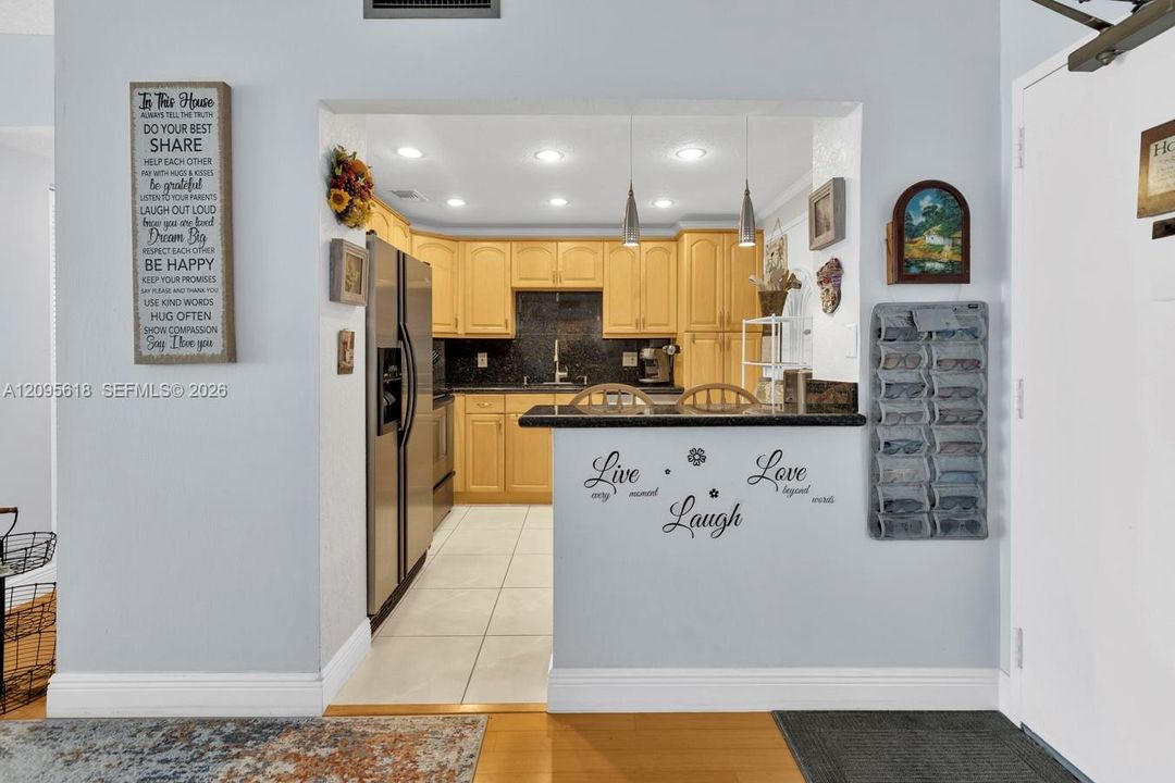 For Sale: $389,000 (2 beds, 2 baths, 1240 Square Feet)