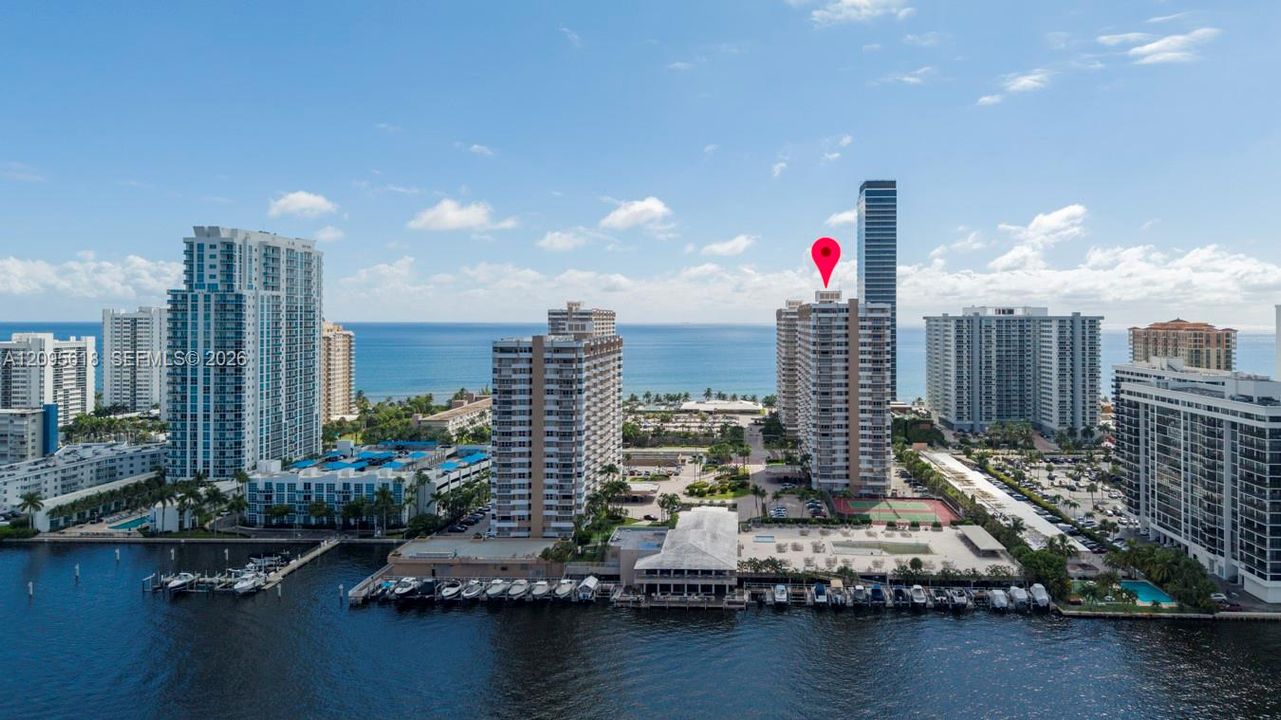 For Sale: $389,000 (2 beds, 2 baths, 1240 Square Feet)