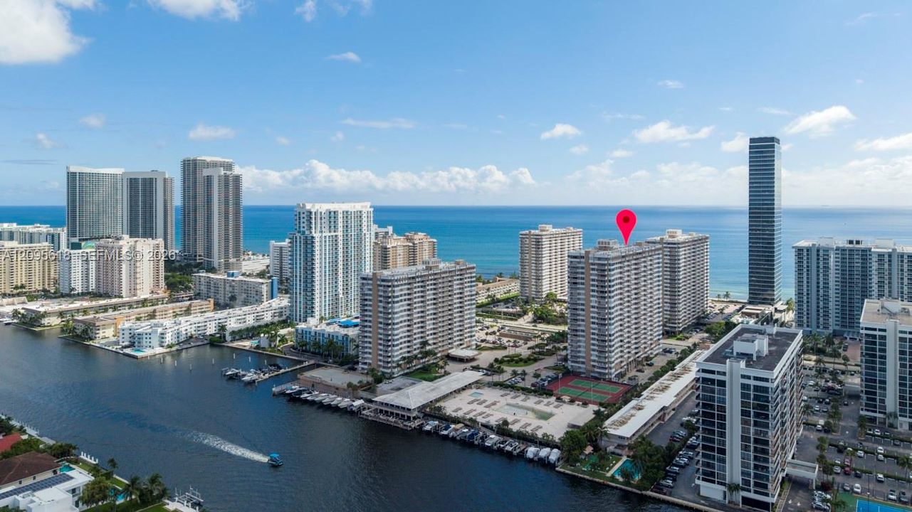 For Sale: $389,000 (2 beds, 2 baths, 1240 Square Feet)