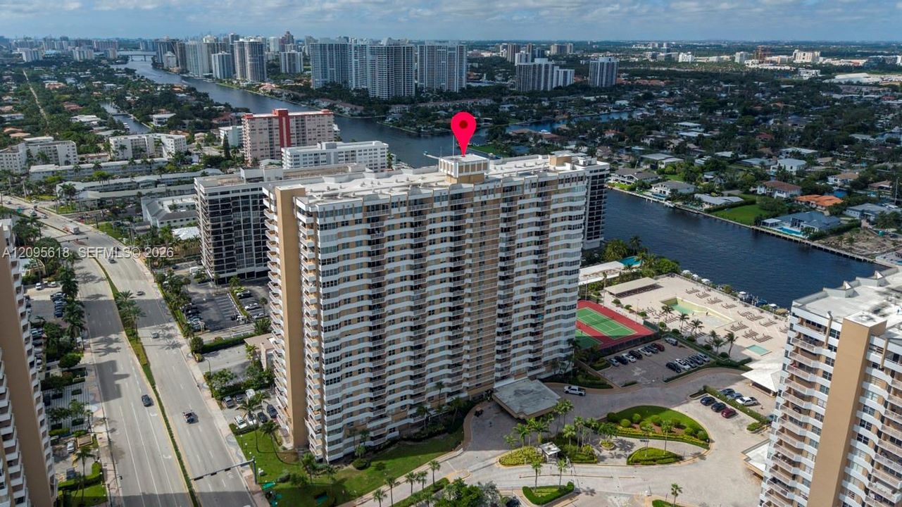 For Sale: $389,000 (2 beds, 2 baths, 1240 Square Feet)