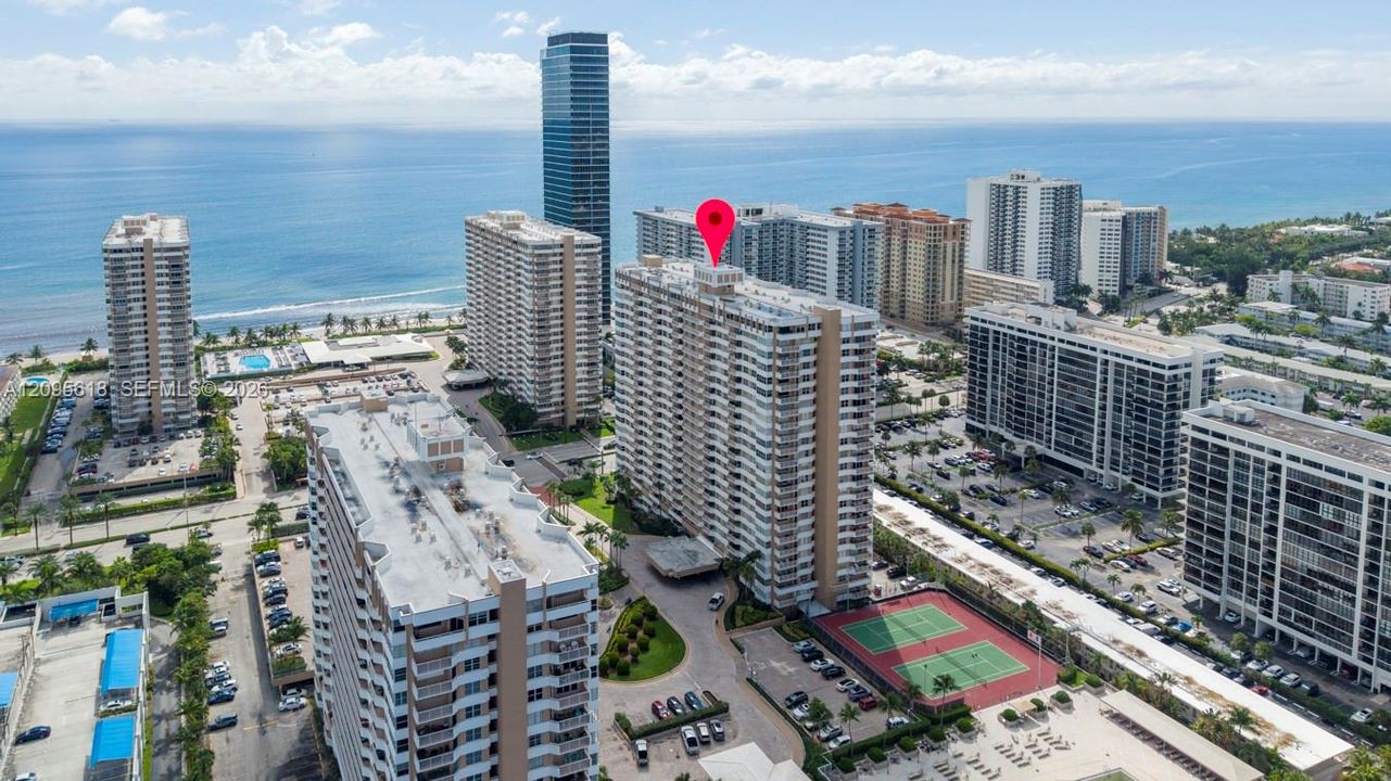 For Sale: $389,000 (2 beds, 2 baths, 1240 Square Feet)