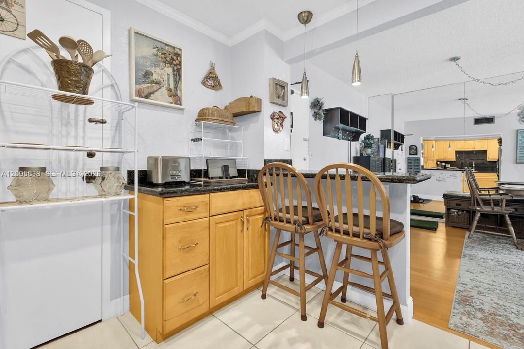 For Sale: $389,000 (2 beds, 2 baths, 1240 Square Feet)