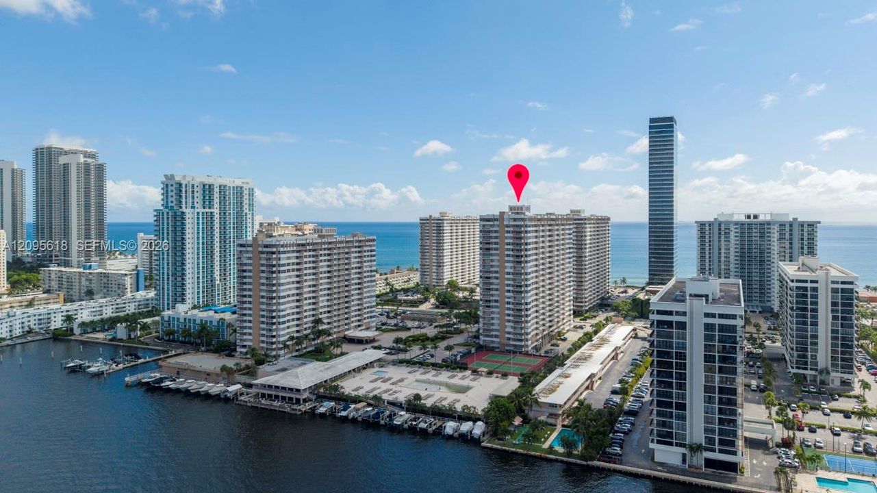 For Sale: $389,000 (2 beds, 2 baths, 1240 Square Feet)