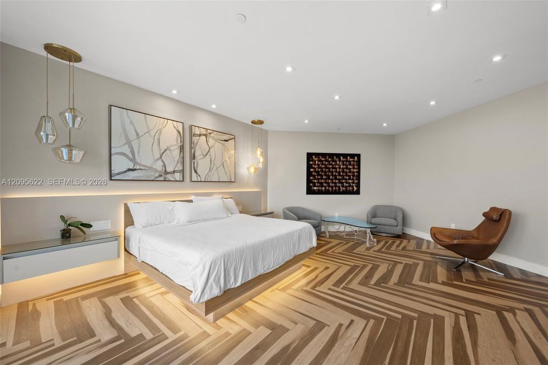 For Sale: $4,195,000 (3 beds, 3 baths, 3165 Square Feet)