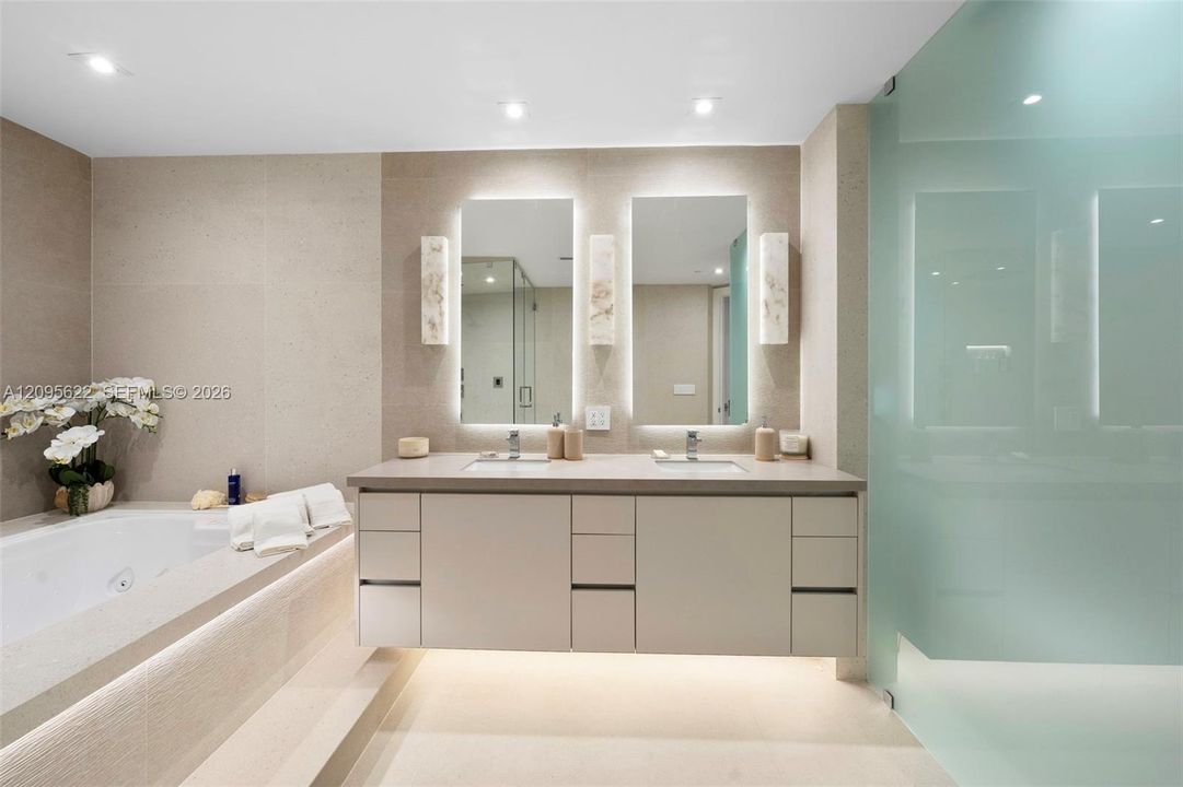 For Sale: $4,195,000 (3 beds, 3 baths, 3165 Square Feet)