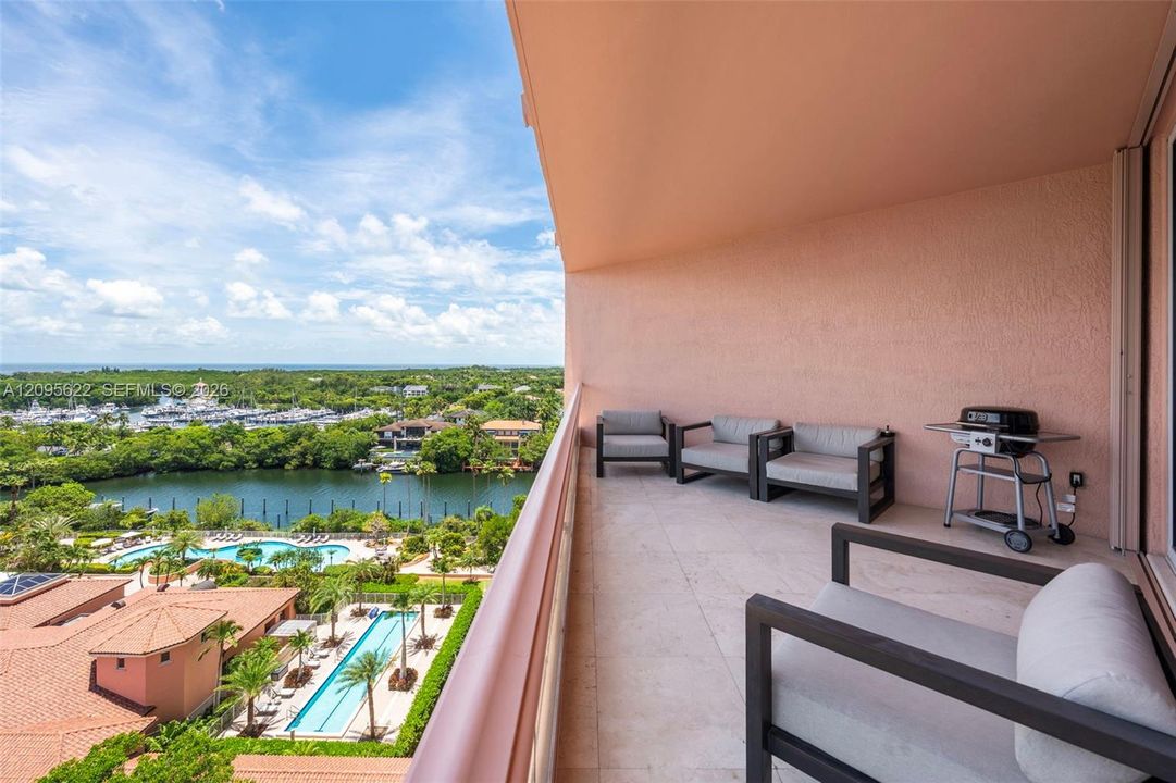 For Sale: $4,195,000 (3 beds, 3 baths, 3165 Square Feet)