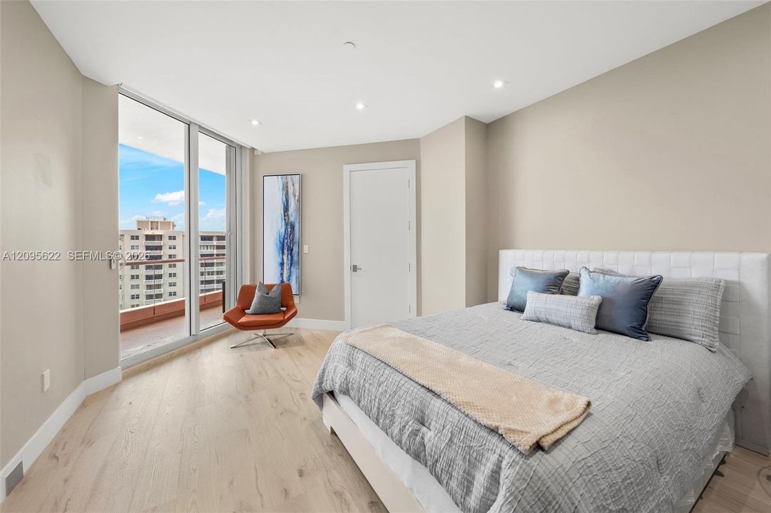 For Sale: $4,195,000 (3 beds, 3 baths, 3165 Square Feet)