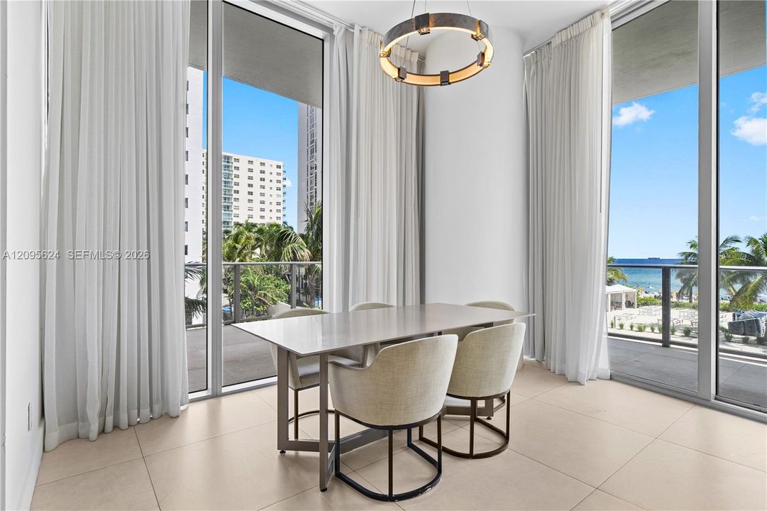 For Sale: $1,095,000 (2 beds, 2 baths, 1172 Square Feet)