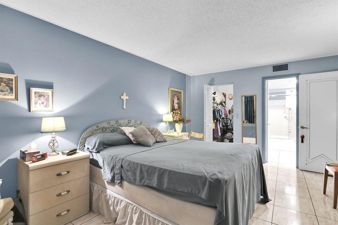 711 Lori Dr 204 Primary BR 2