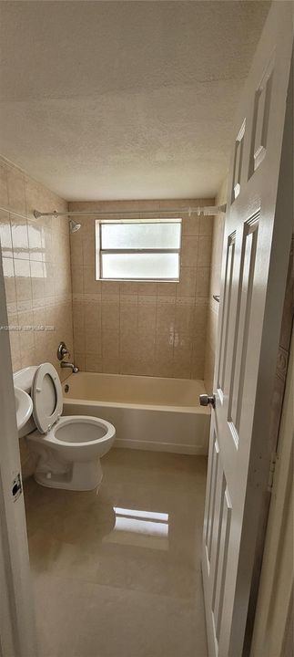 For Sale: $269,000 (2 beds, 1 baths, 700 Square Feet)