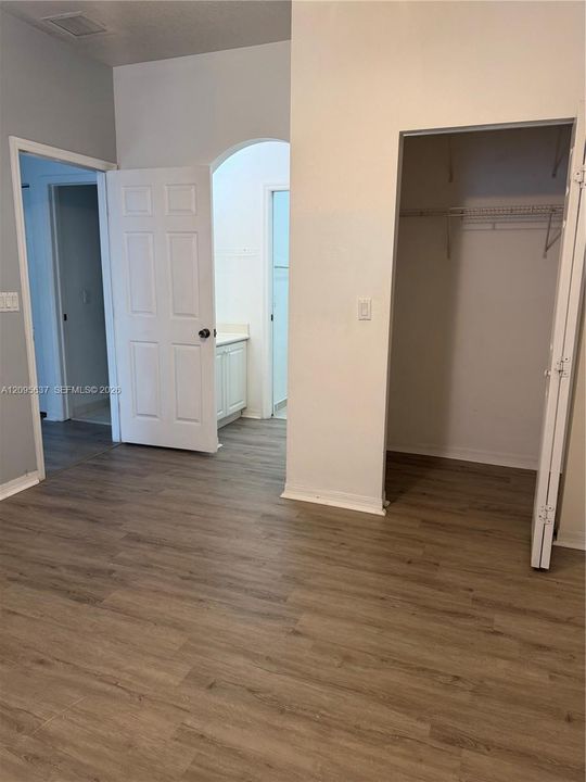 For Sale: $400,000 (3 beds, 2 baths, 1396 Square Feet)