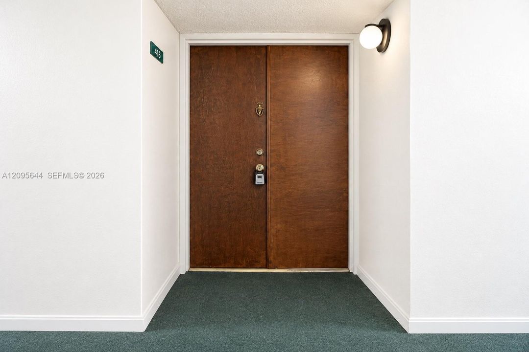 В аренду: $2,100 (2 спален, 2 ванн, 898 Квадратных фут)