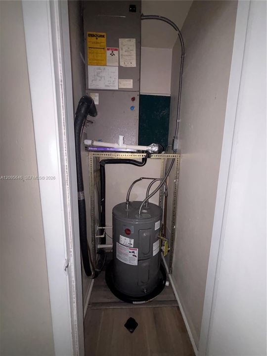 For Rent: $1,700 (1 beds, 1 baths, 680 Square Feet)